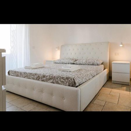 Pau Suite Home Fiumicino Esterno foto